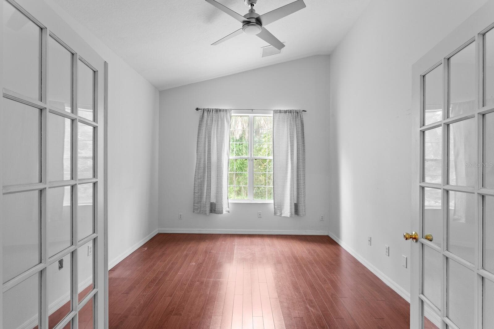 Single Family Residence at 10420 SPRINGROSE DR, TAMPA, photo 15 of 30