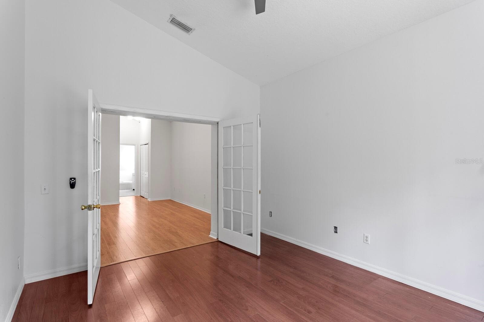 Single Family Residence at 10420 SPRINGROSE DR, TAMPA, photo 16 of 30