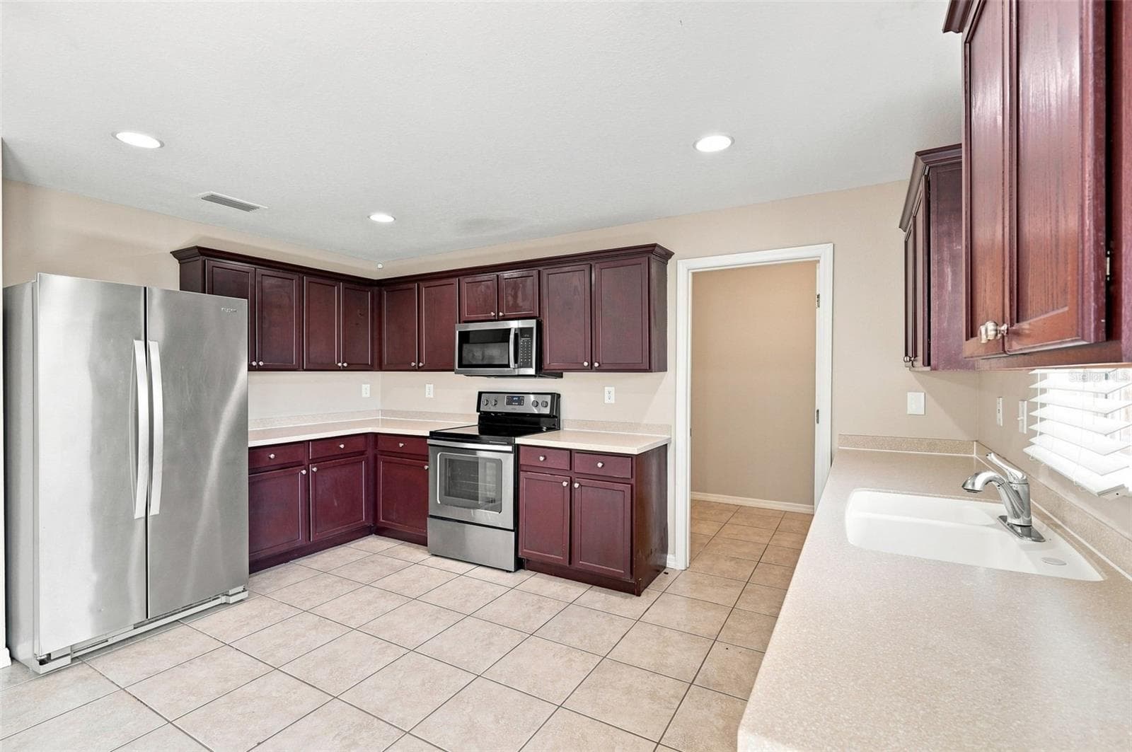 Single Family Residence at 5123 CELLO WOOD LN, WESLEY CHAPEL, photo 19 of 42