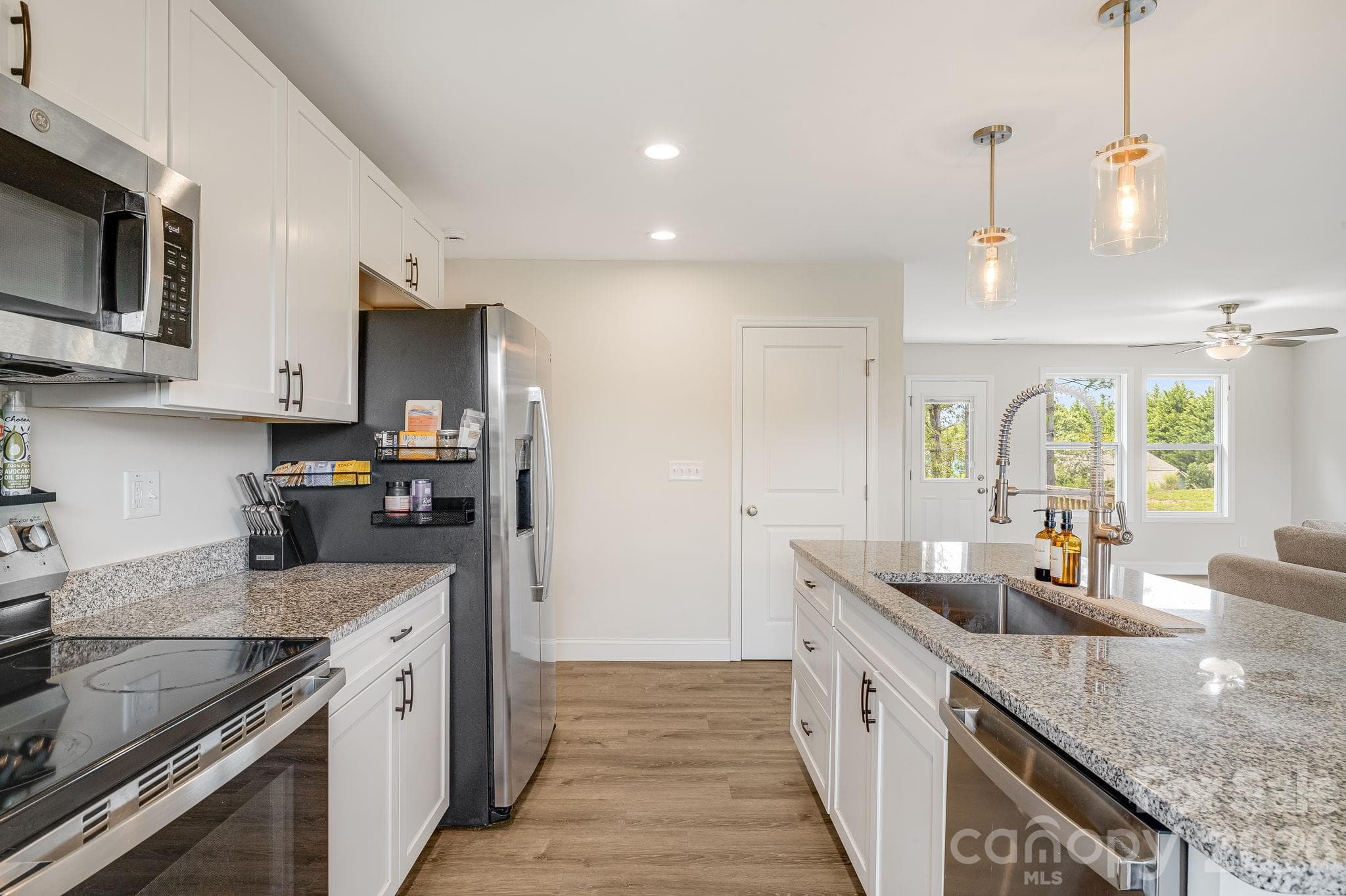 Single Family Residence at 398 Point Hope Lane, Hendersonville, photo 10 of 38