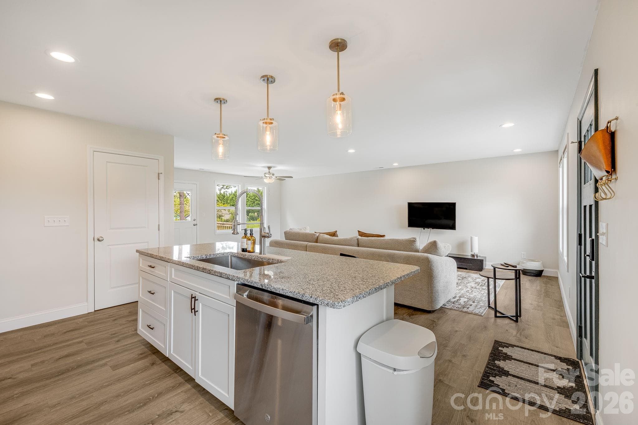 Single Family Residence at 398 Point Hope Lane, Hendersonville, photo 11 of 38