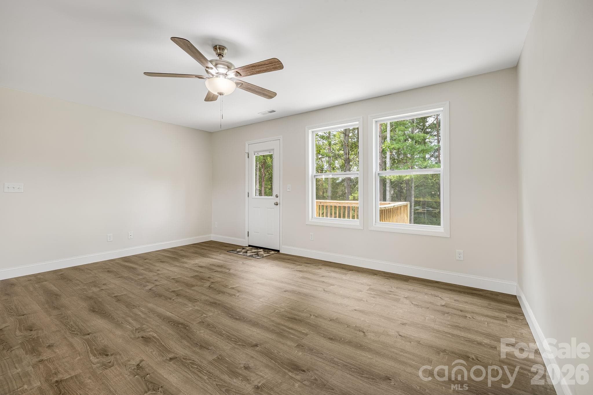 Single Family Residence at 398 Point Hope Lane, Hendersonville, photo 19 of 38