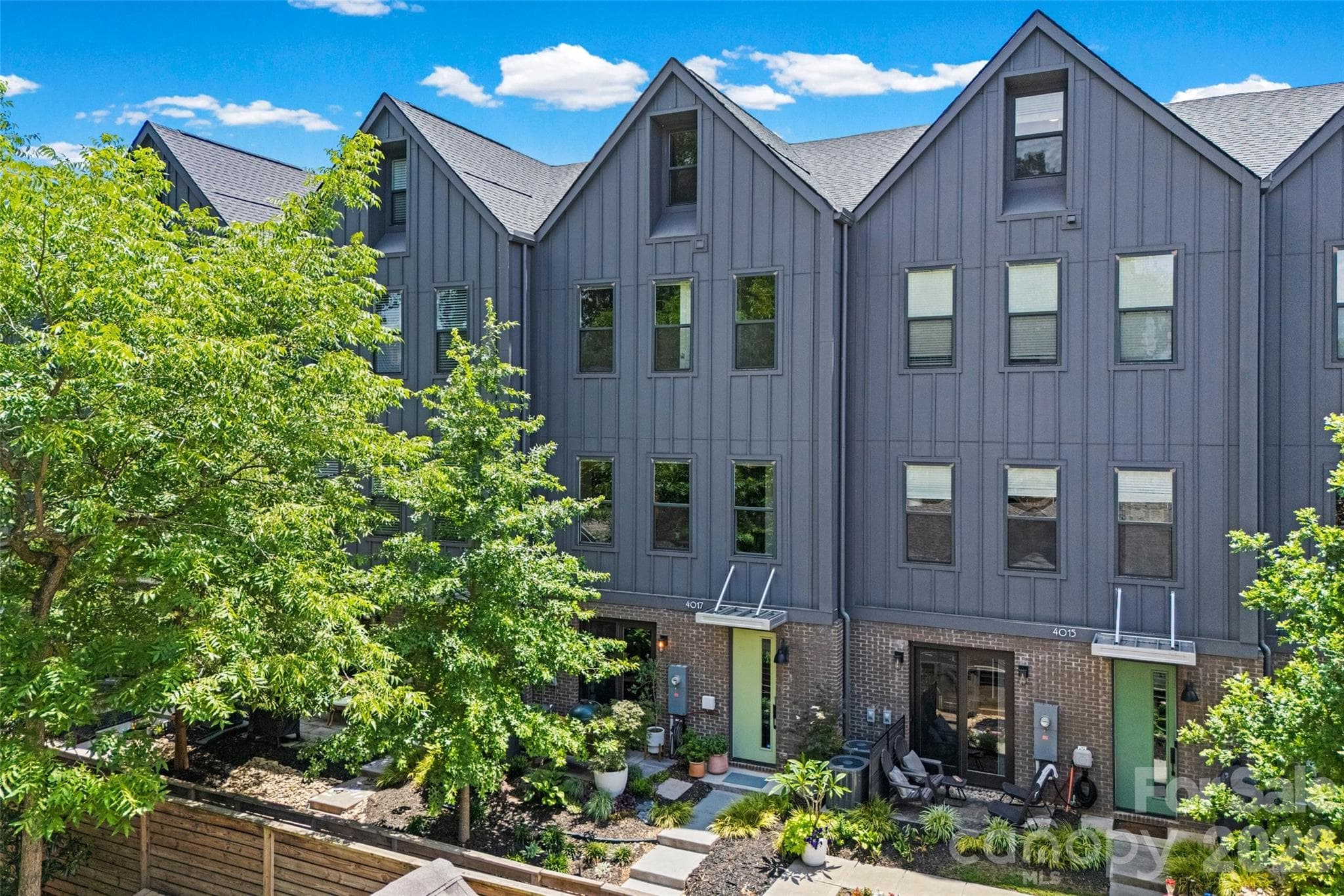 Stunning exterior design - 4017 Plaza Row Court, Charlotte