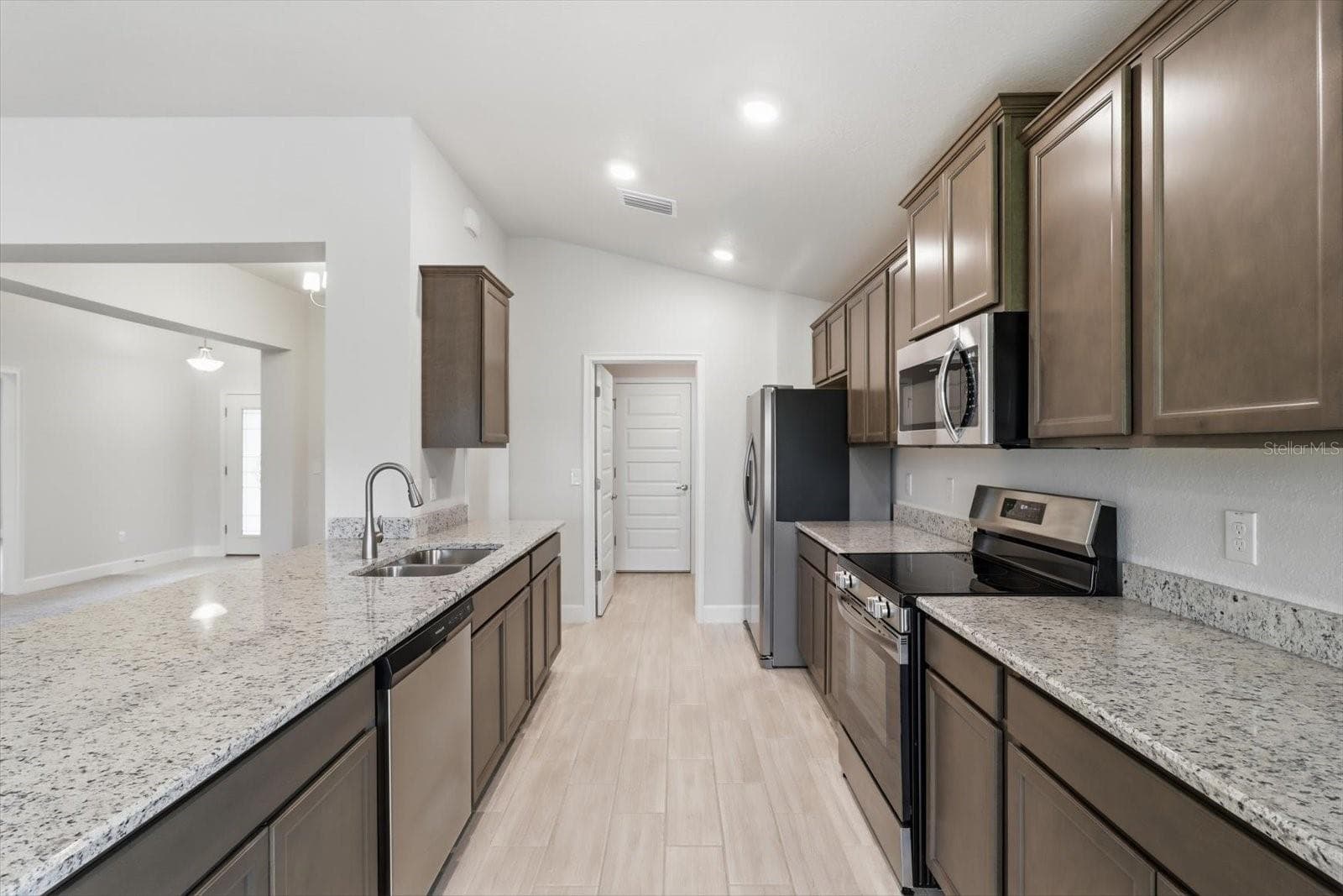 Single Family Residence at 336 W REXFORD DR, BEVERLY HILLS, photo 9 of 53