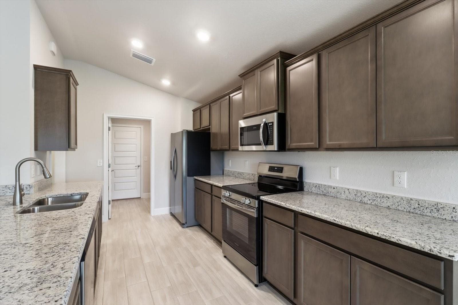 Single Family Residence at 336 W REXFORD DR, BEVERLY HILLS, photo 10 of 53