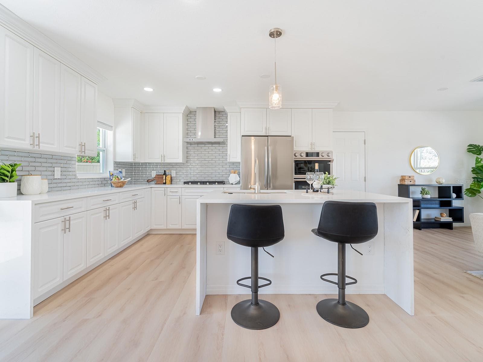 Single Family Residence at 352 79TH AVE NE, ST PETERSBURG, photo 6 of 39