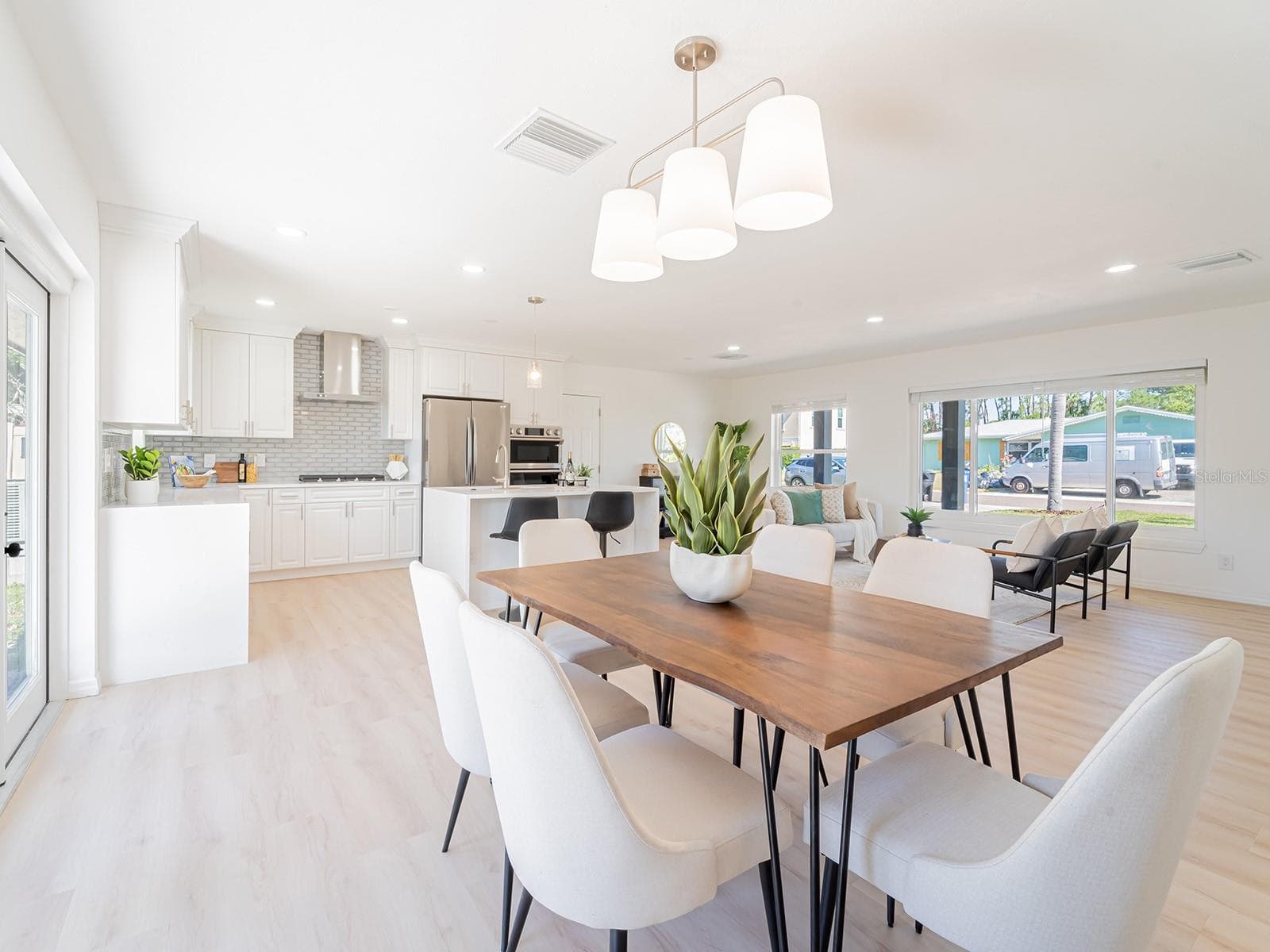Single Family Residence at 352 79TH AVE NE, ST PETERSBURG, photo 13 of 39