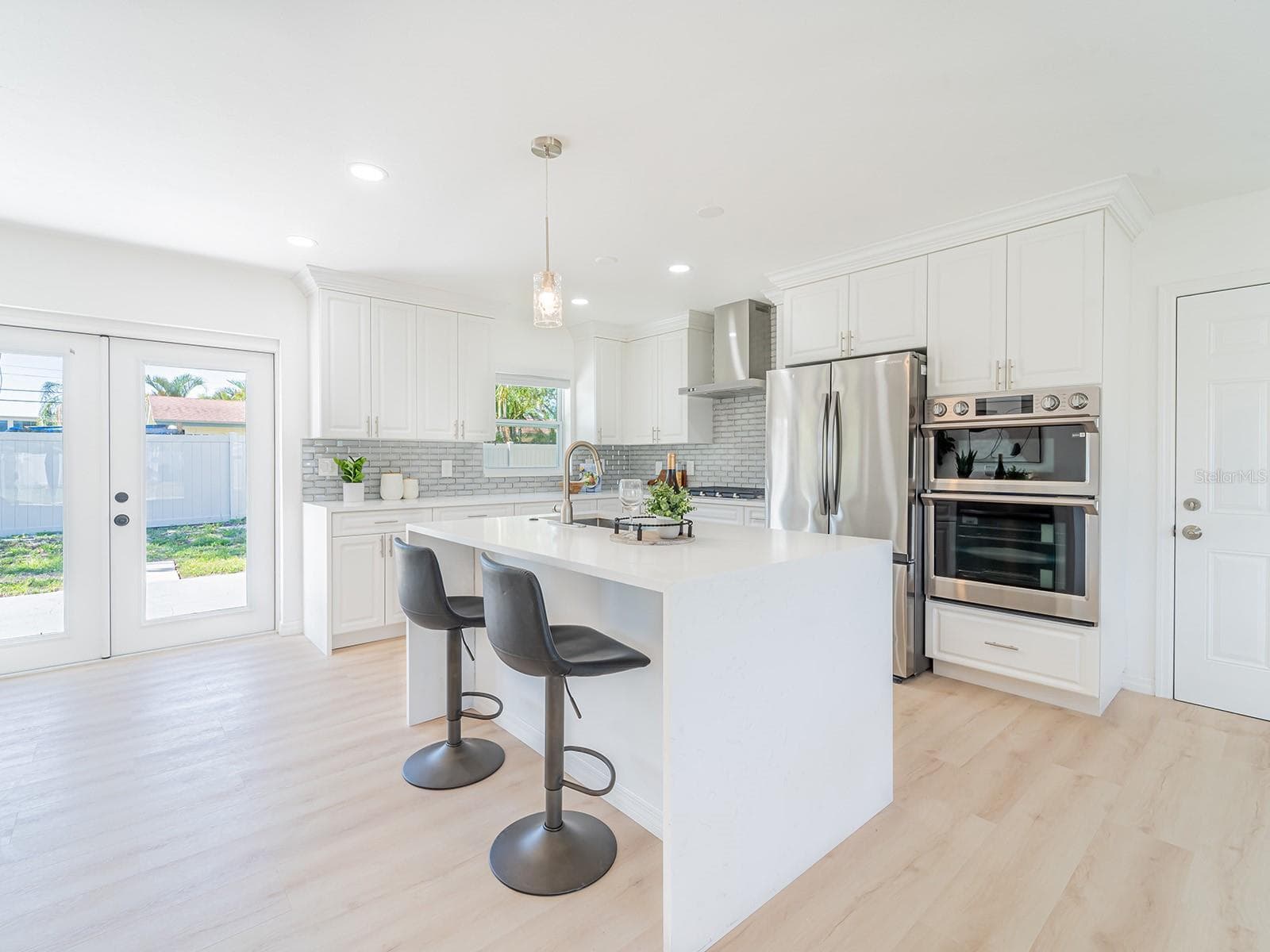 Single Family Residence at 352 79TH AVE NE, ST PETERSBURG, photo 22 of 39