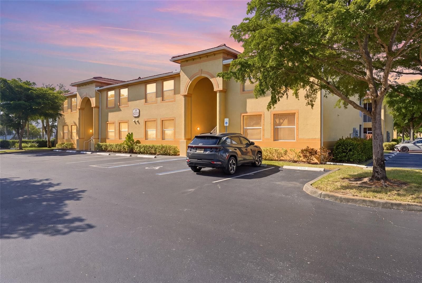 4259 BELLASOL CIR #2013