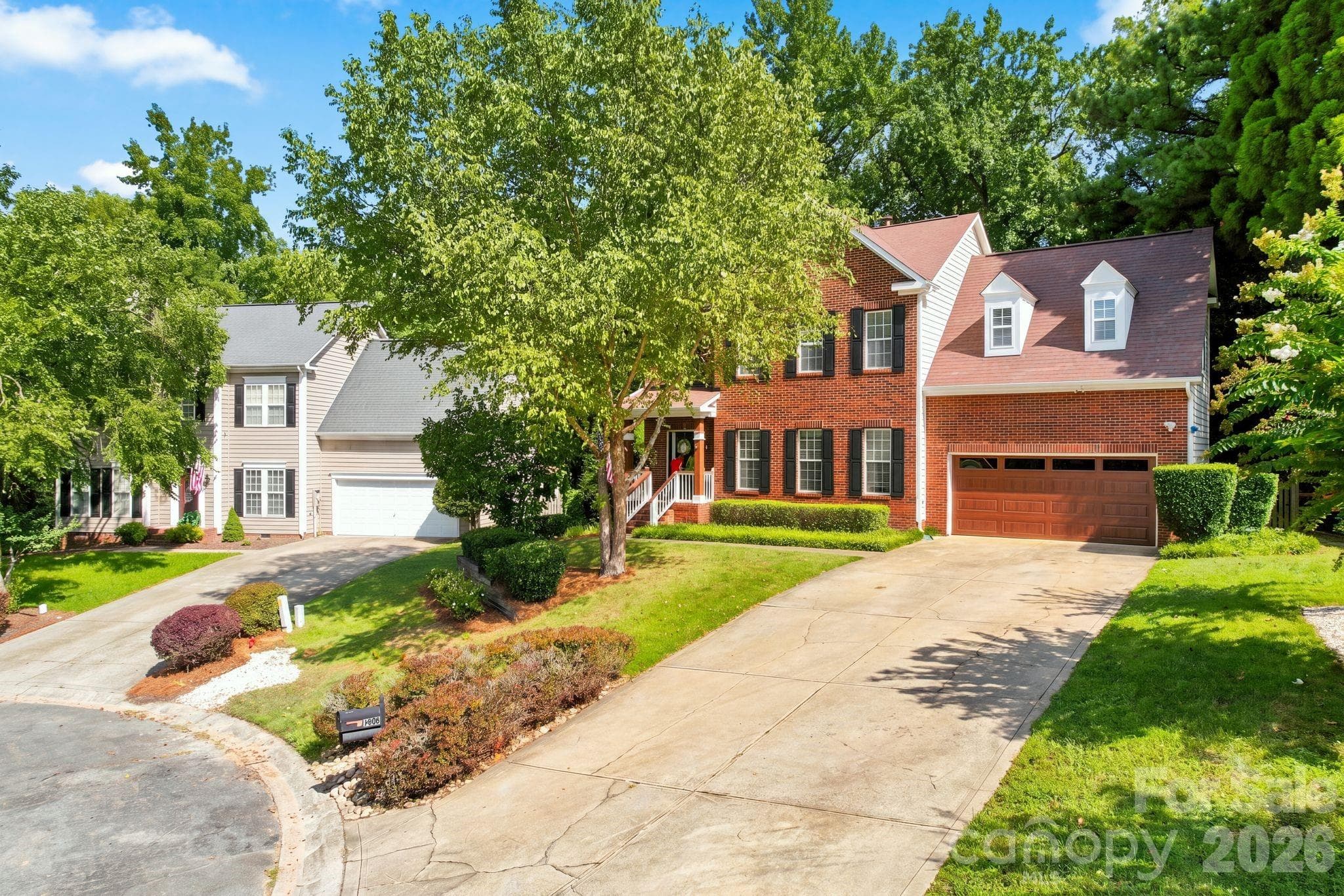Single Family Residence at 104 Oak Grove Court, Fort Mill, photo 3 of 48