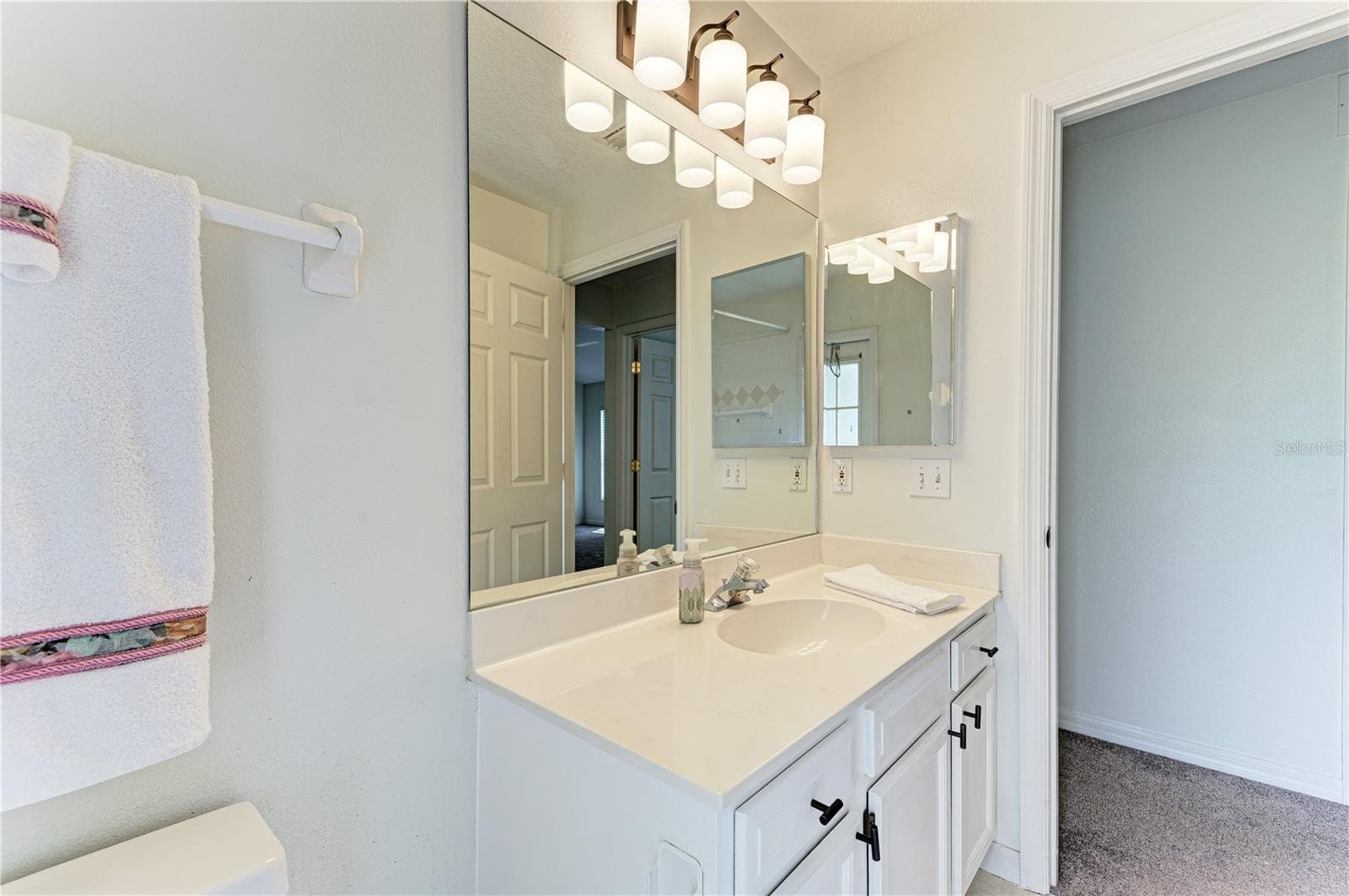 Beautiful vanity - 3213 45TH AVE E, BRADENTON
