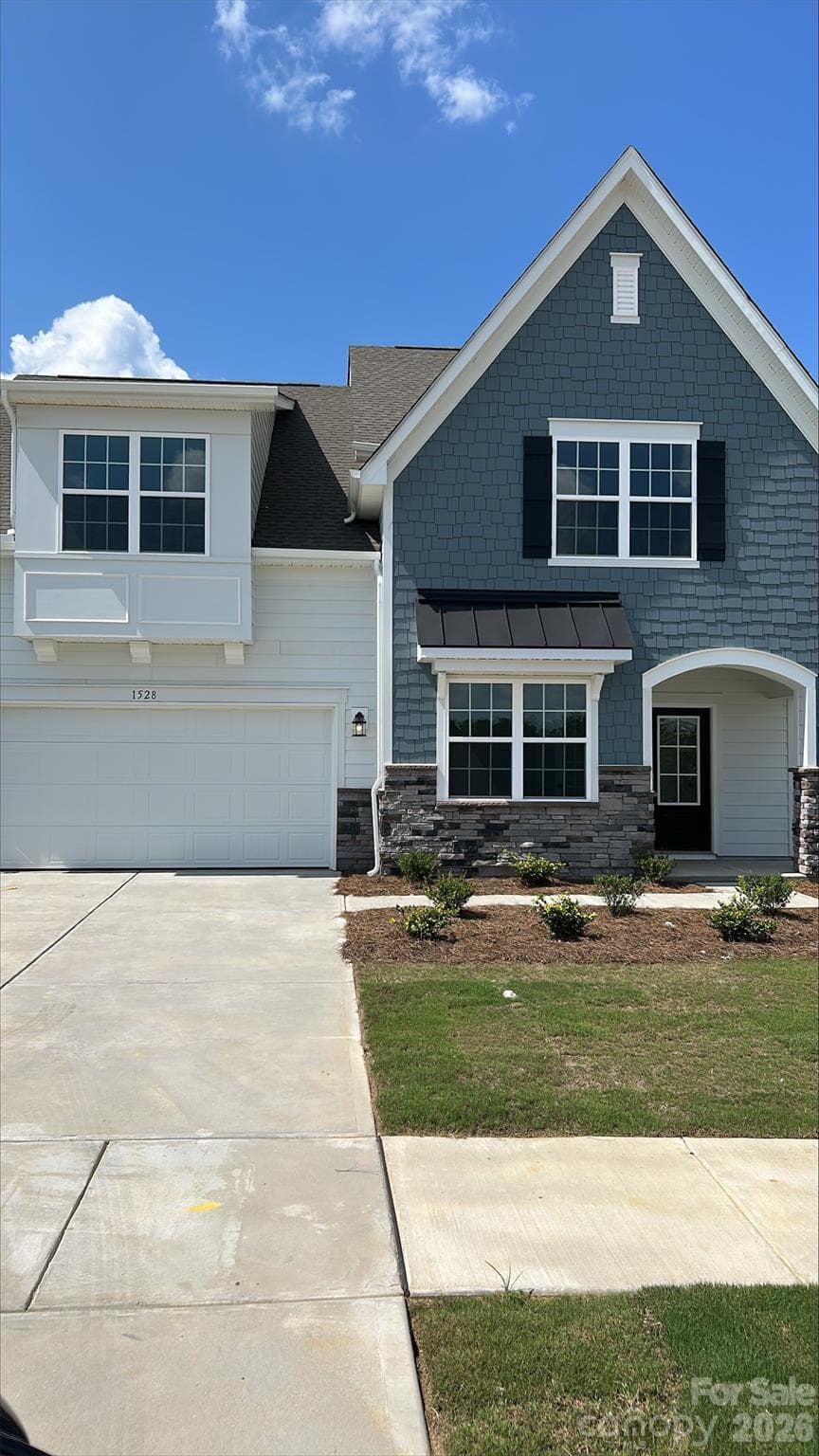 1528 Swallow Tail Drive