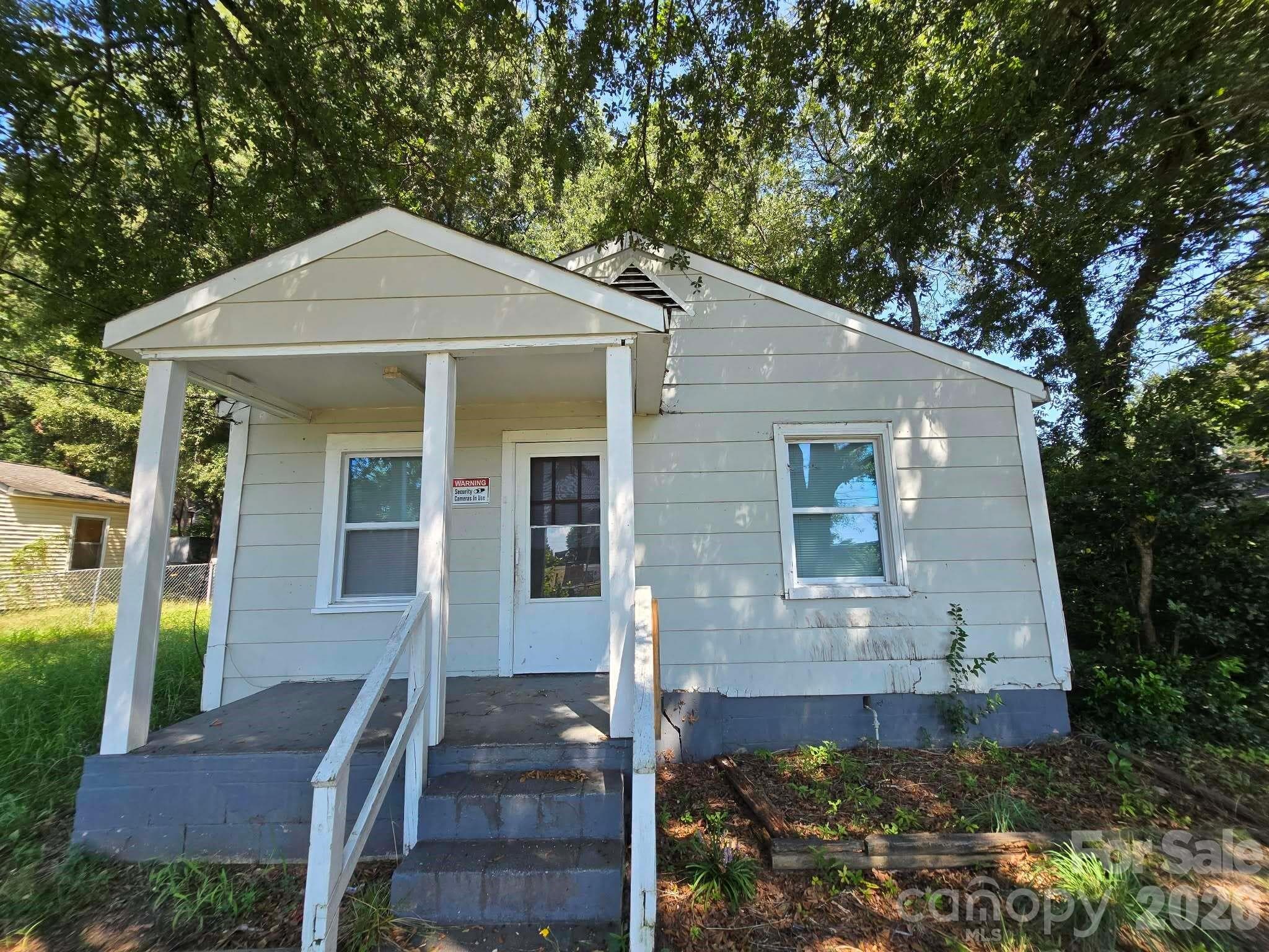 1404 Rosewood Lane