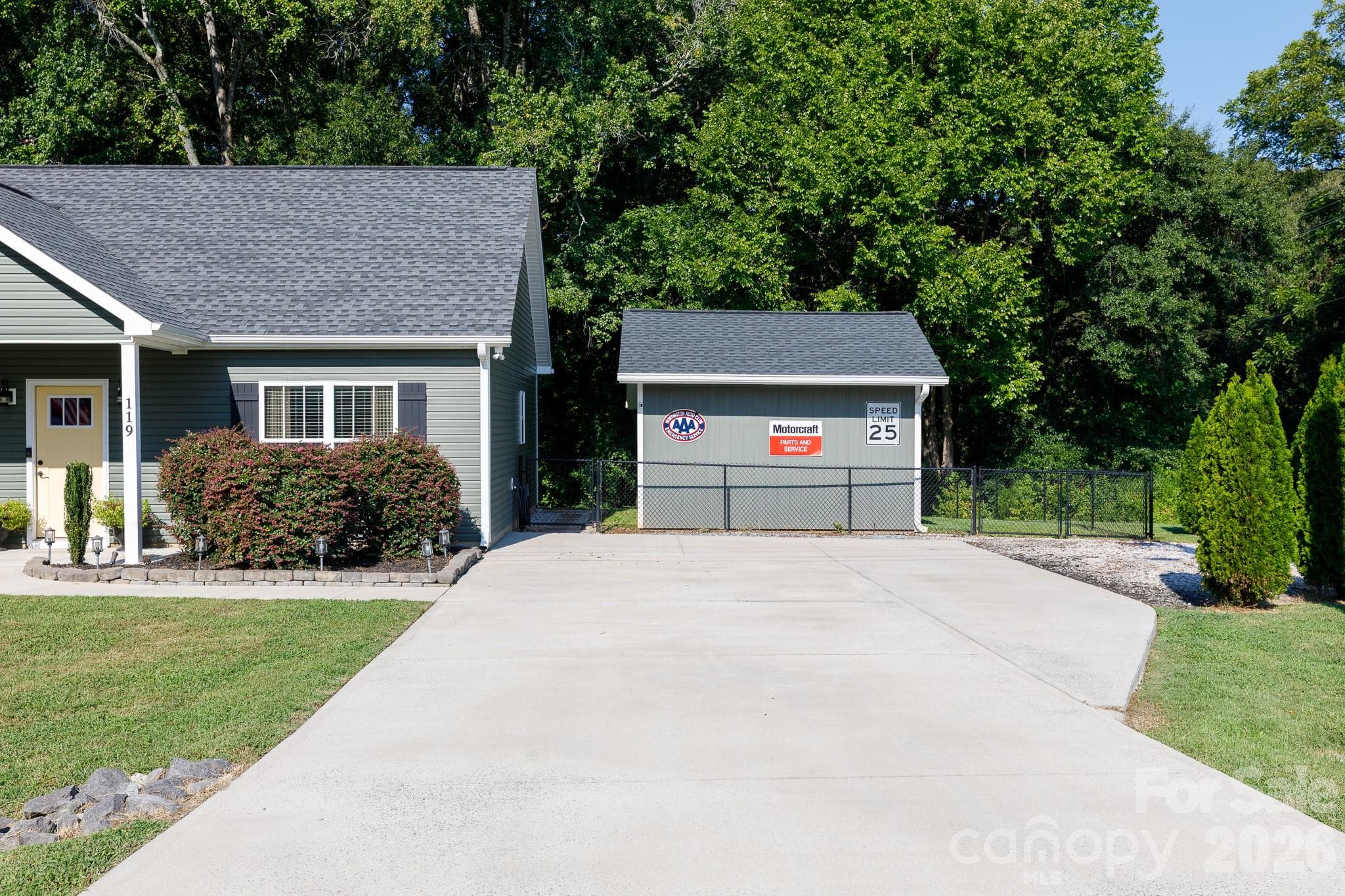 Single Family Residence at 119 Fairmont Street, Clover, photo 2 of 31