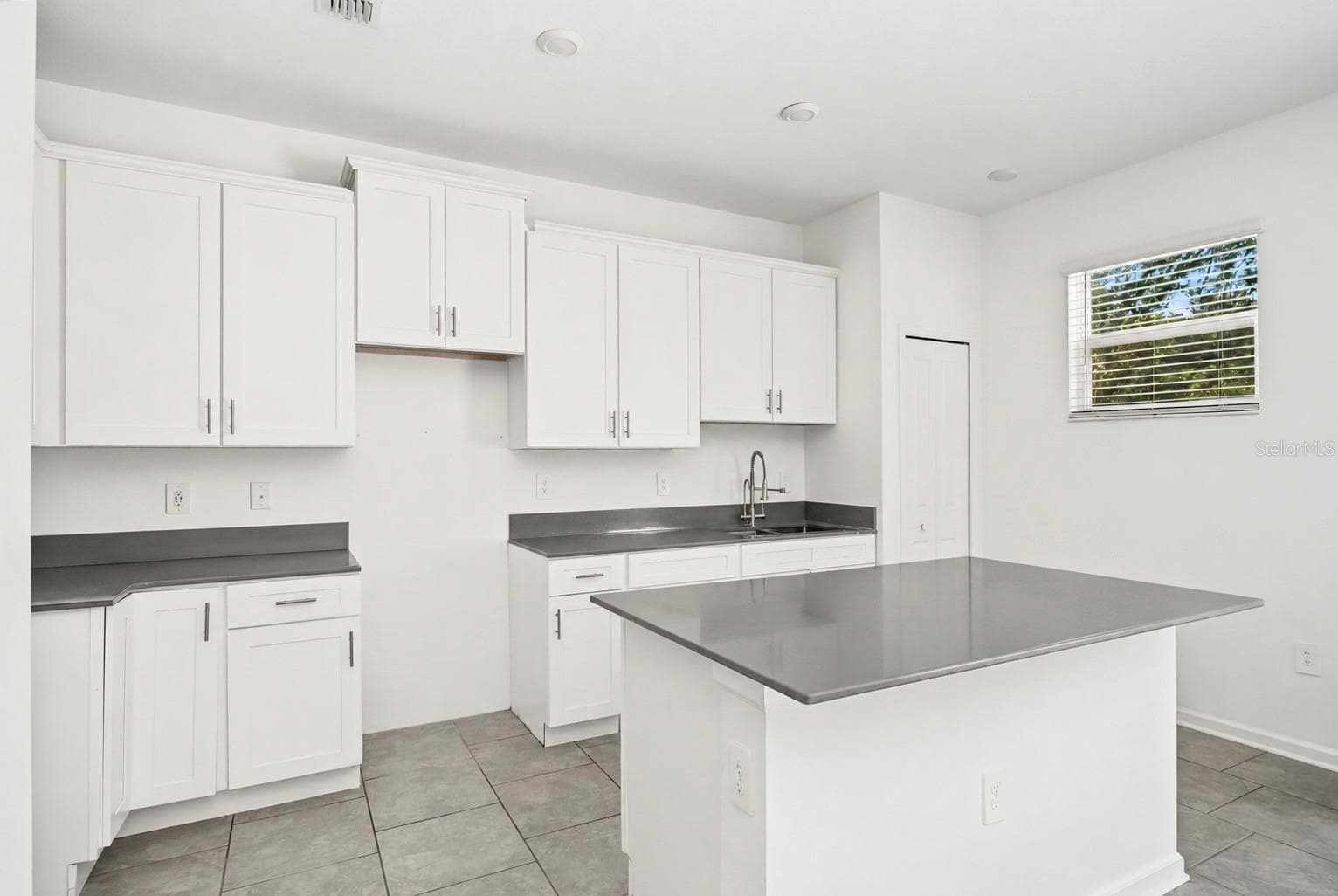 Townhouse at 7424 STONE CREEK TRL, KISSIMMEE, photo 13 of 39