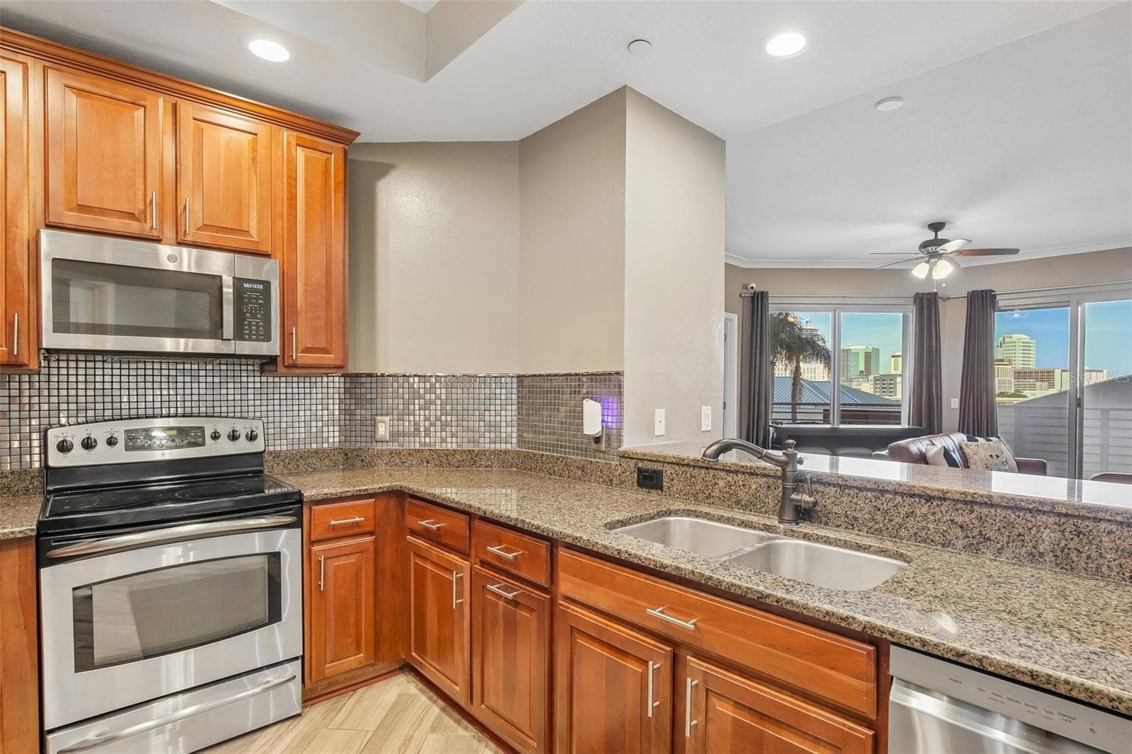 Condominium at 1209 E CUMBERLAND AVE #603, TAMPA, photo 17 of 45