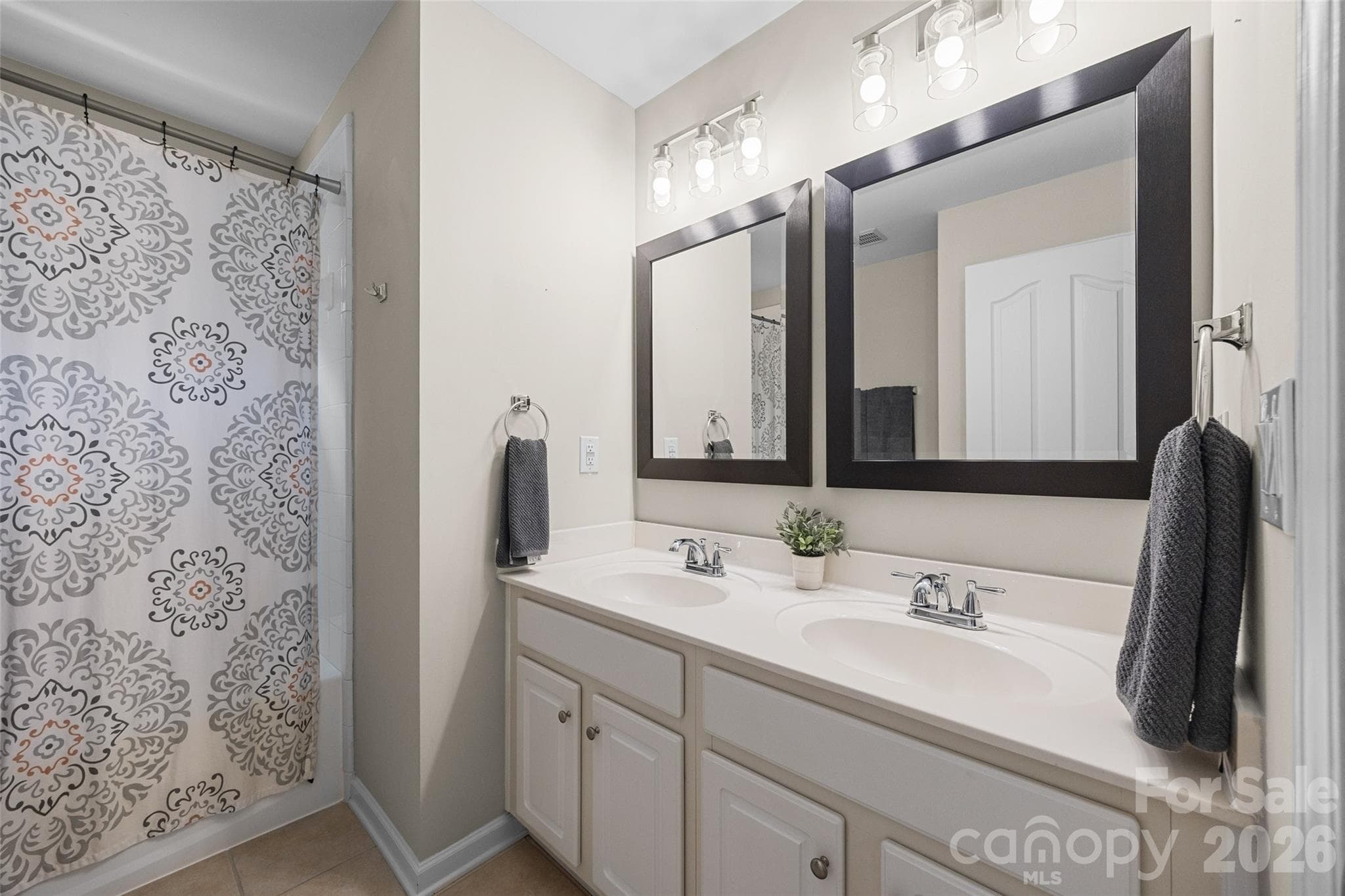 Upstairs Full Bathroom - 9004 Creekstone Road, Waxhaw