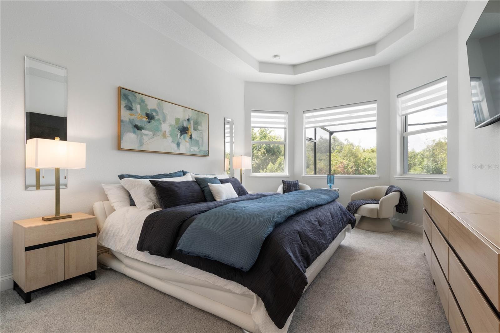 Luxurious Primary Bedroom with Bay windows overlooking the pool - 23 OCEAN RIDGE BLVD N, PALM COAST