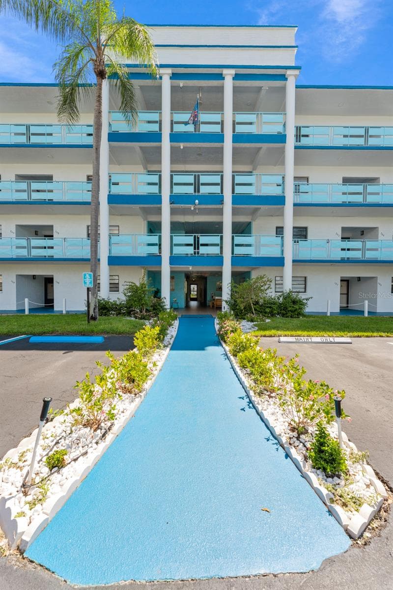 Newly landscaped - 5970 80TH ST N #309, ST PETERSBURG