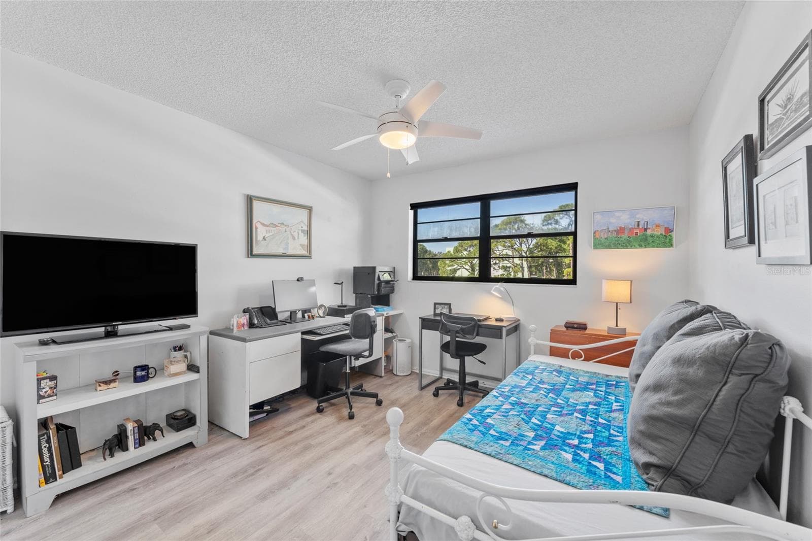 Roomy Guest bedroom. Note how much space you have for a office and guest bed? - 5970 80TH ST N #309, ST PETERSBURG