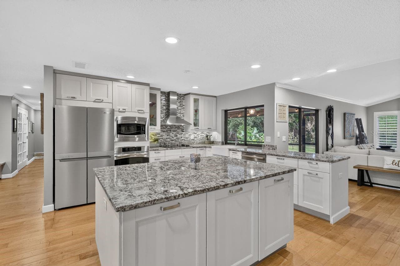 Single Family Residence at 4395 OAK VIEW DR, SARASOTA, photo 24 of 83