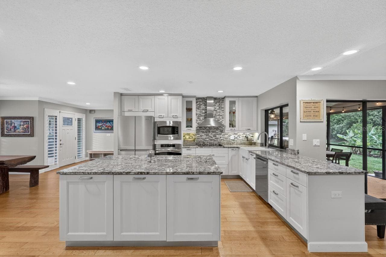 Single Family Residence at 4395 OAK VIEW DR, SARASOTA, photo 25 of 83