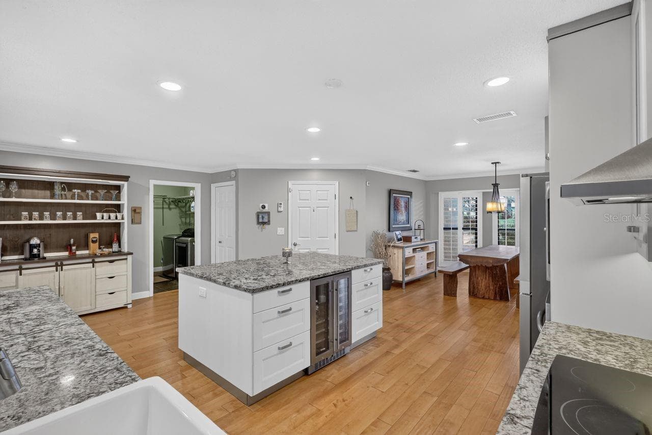 Single Family Residence at 4395 OAK VIEW DR, SARASOTA, photo 27 of 83