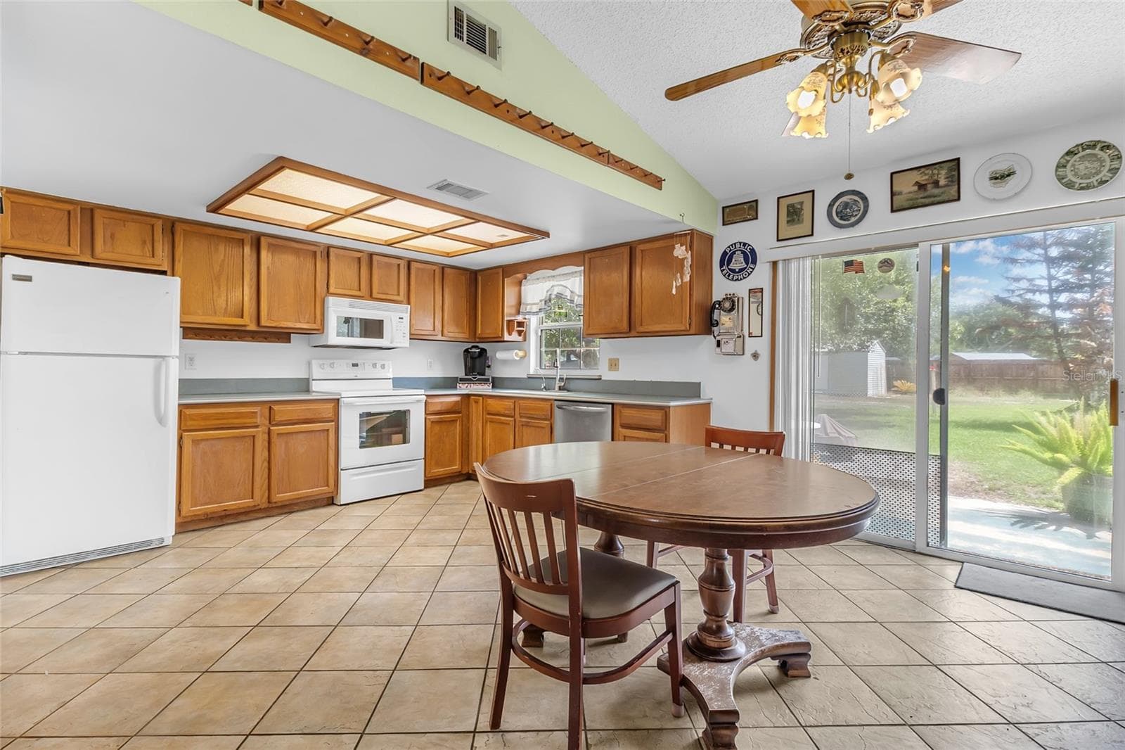 Single Family Residence at 221 ODHAM DR, SANFORD, photo 17 of 22