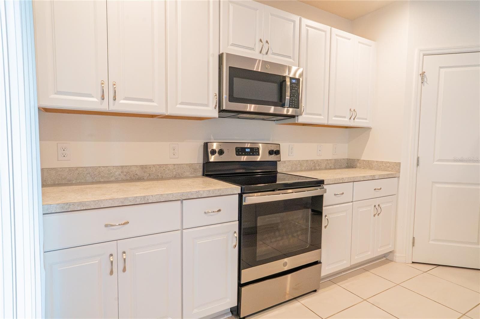 Single Family Residence at 14305 HIDDEN CT, CLERMONT, photo 11 of 39