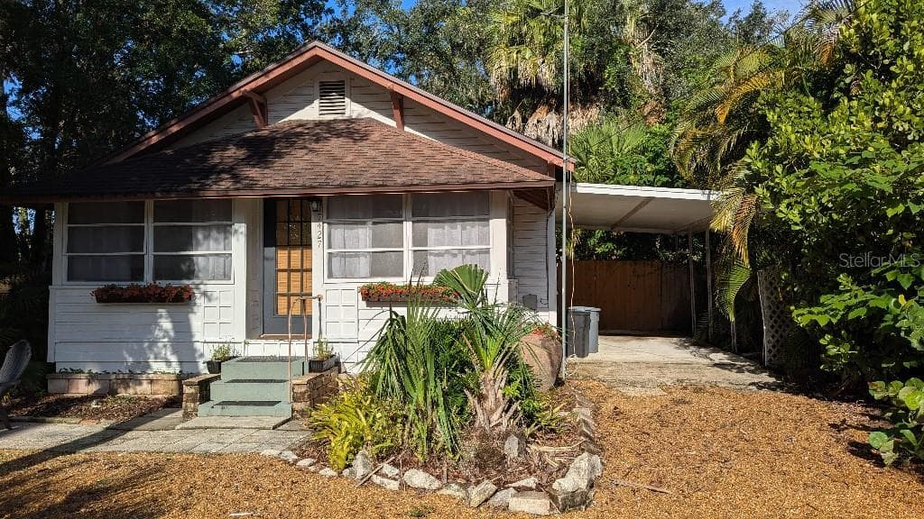 Single Family Residence at 7427 CHAPEL AVE, NEW PORT RICHEY, photo 2 of 15