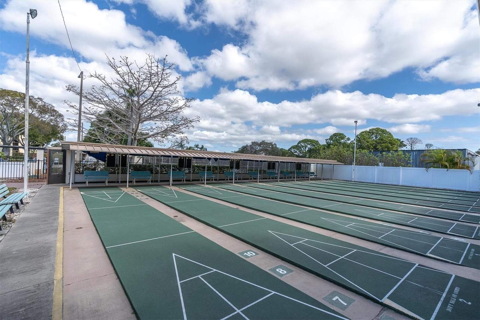 Shuffle board courts - 8198 TERRACE GARDEN DR #511, ST PETERSBURG