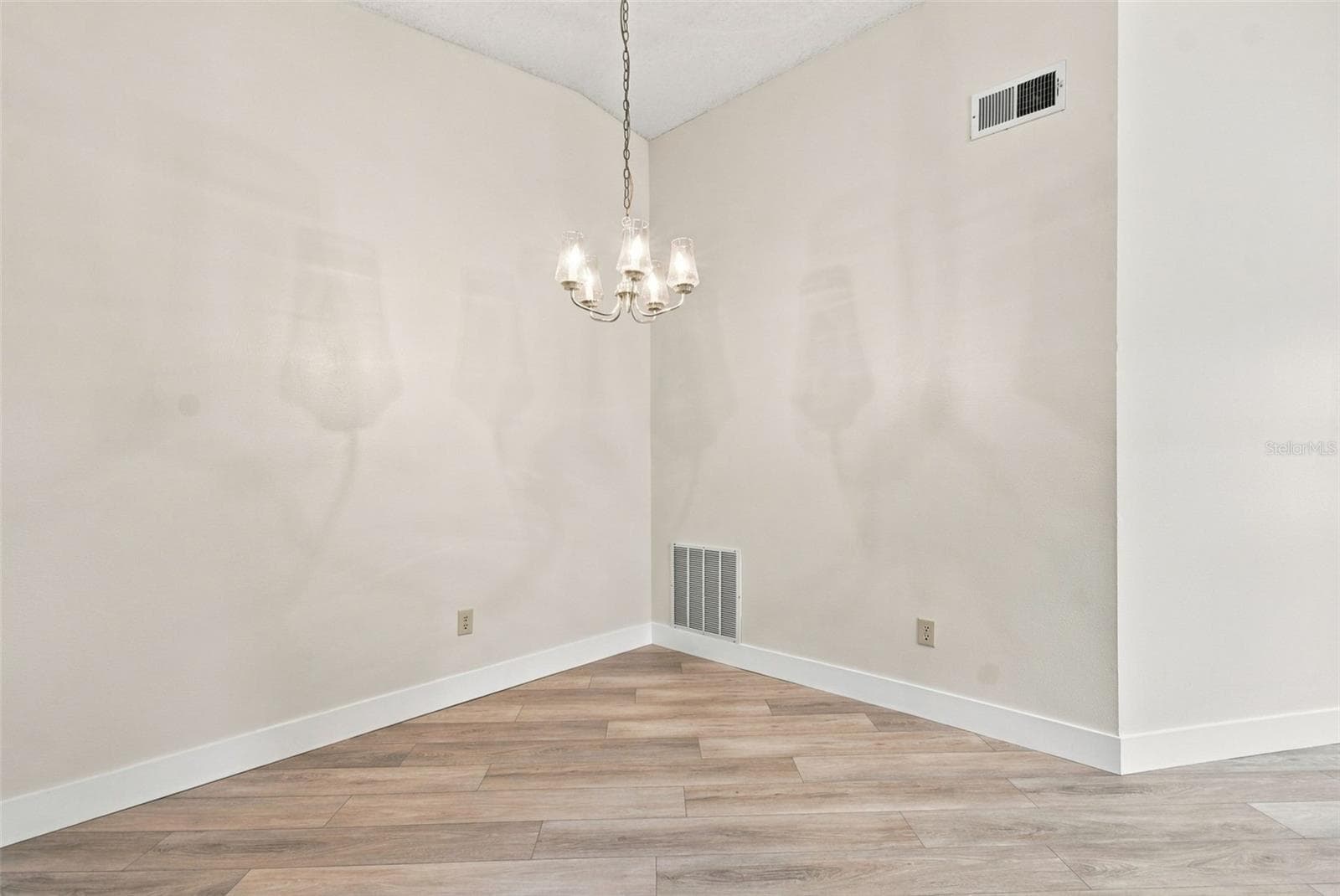 Dining space - 11712 SPRING TREE LN, PORT RICHEY