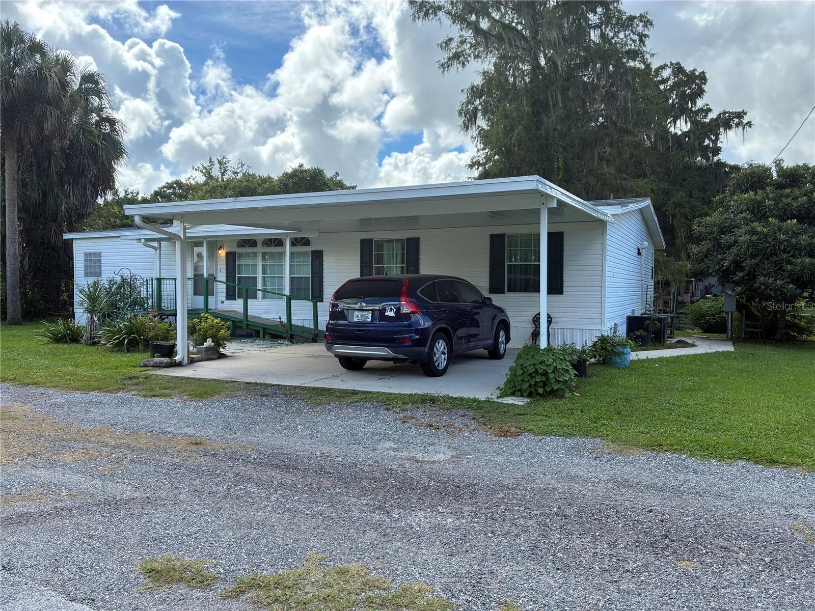 Manufactured Home at 457 NW 5TH RD, LAKE PANASOFFKEE, photo 2 of 17