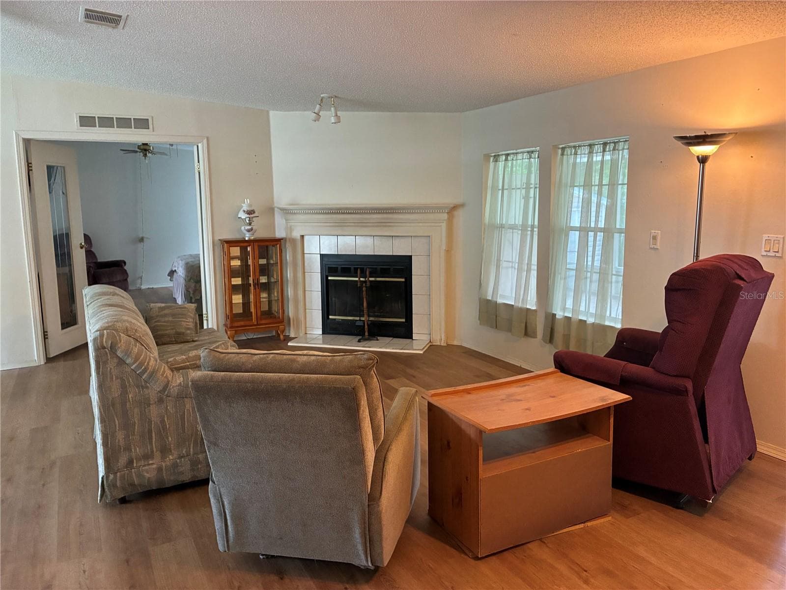 Manufactured Home at 457 NW 5TH RD, LAKE PANASOFFKEE, photo 6 of 17