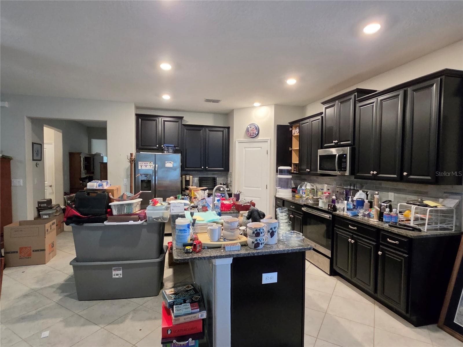 Single Family Residence at 16842 SCUBA CREST ST, WIMAUMA, photo 2 of 6