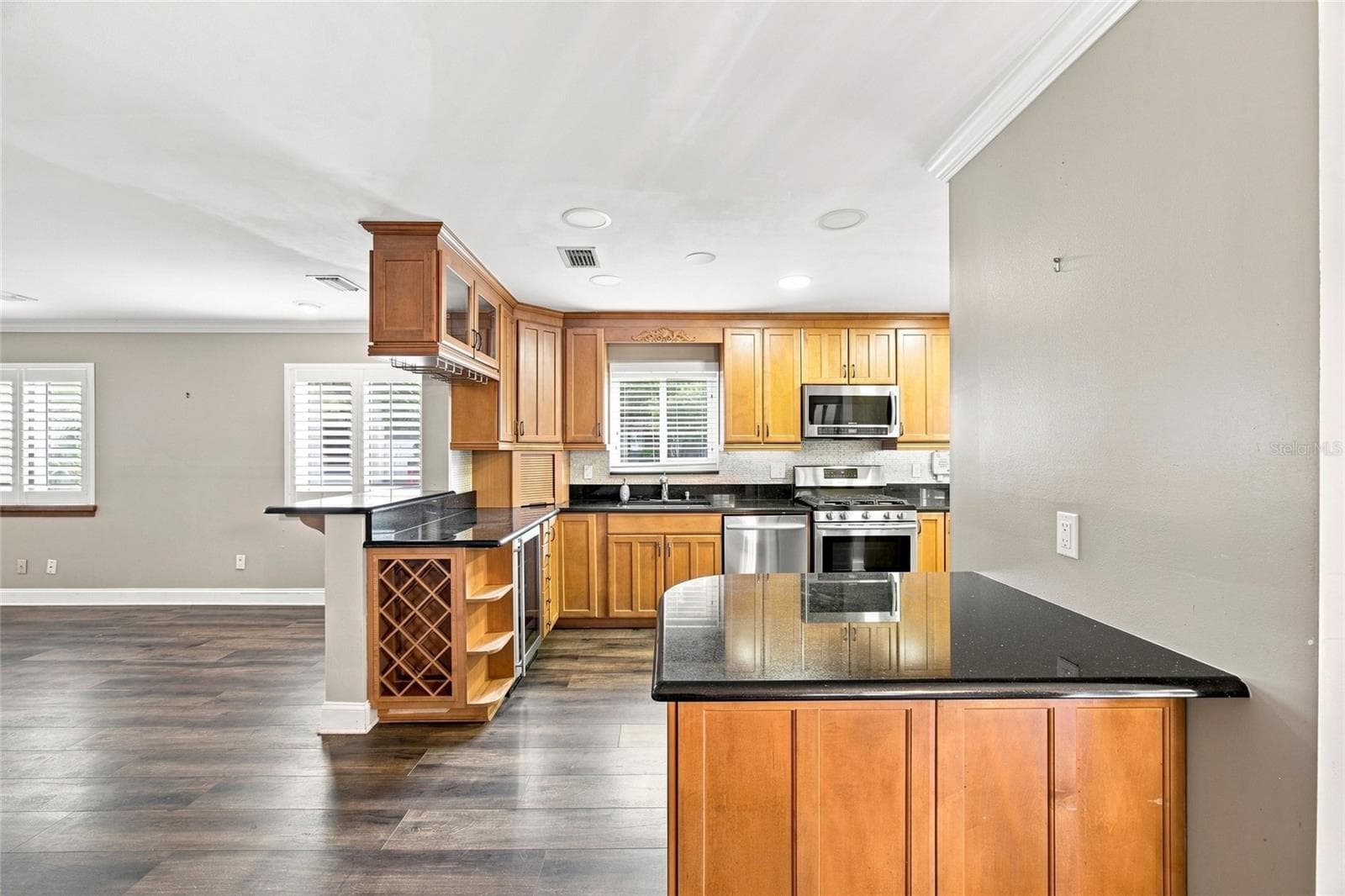 Single Family Residence at 2802 W ESTRELLA ST, TAMPA, photo 10 of 53