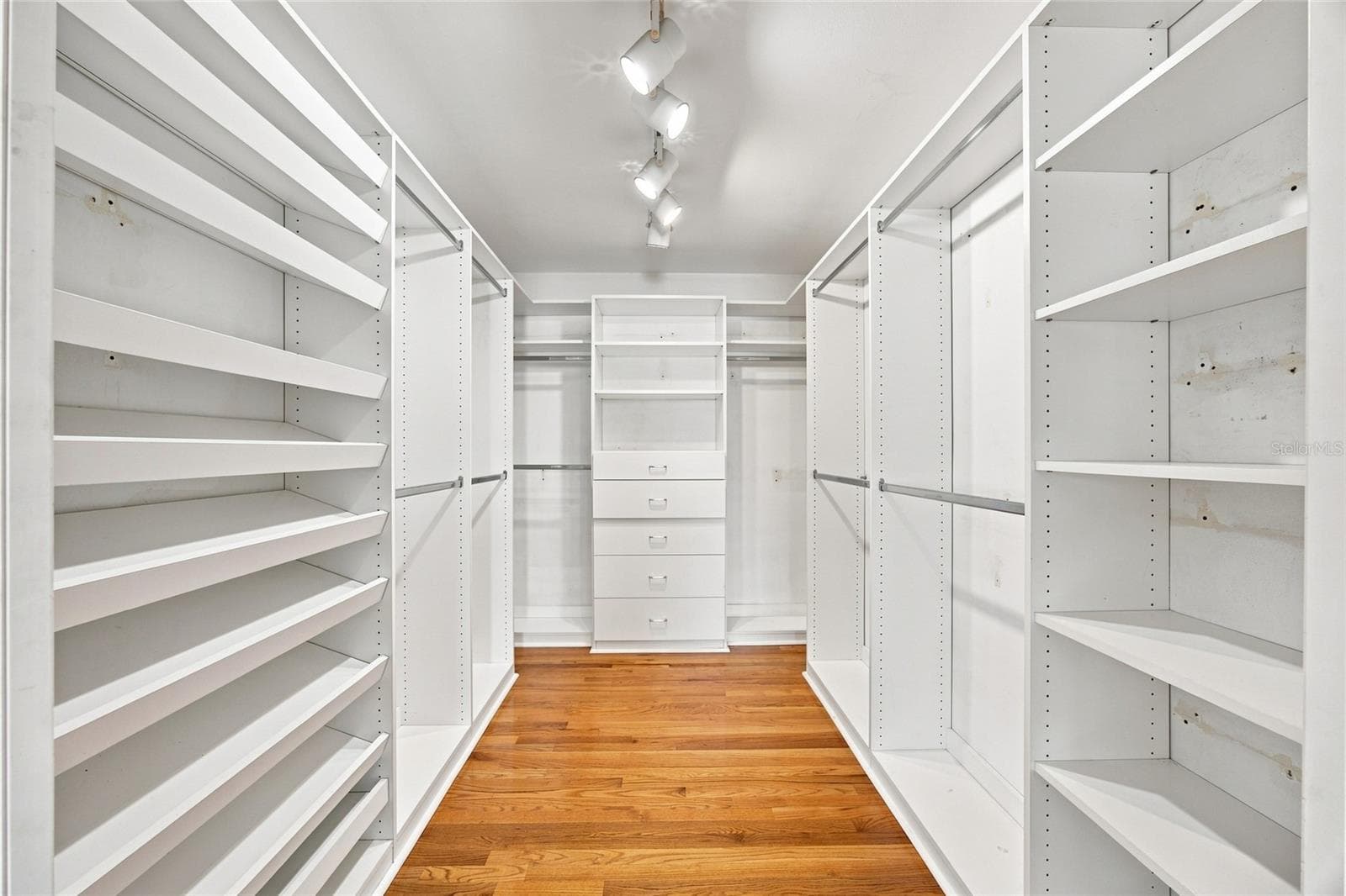 Primary Closet - 2802 W ESTRELLA ST, TAMPA