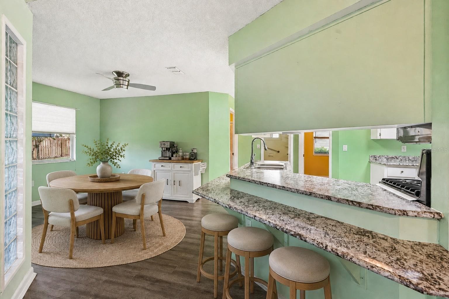 VIRTUAL STAGED - 1607 SELKIRK DR, LEESBURG