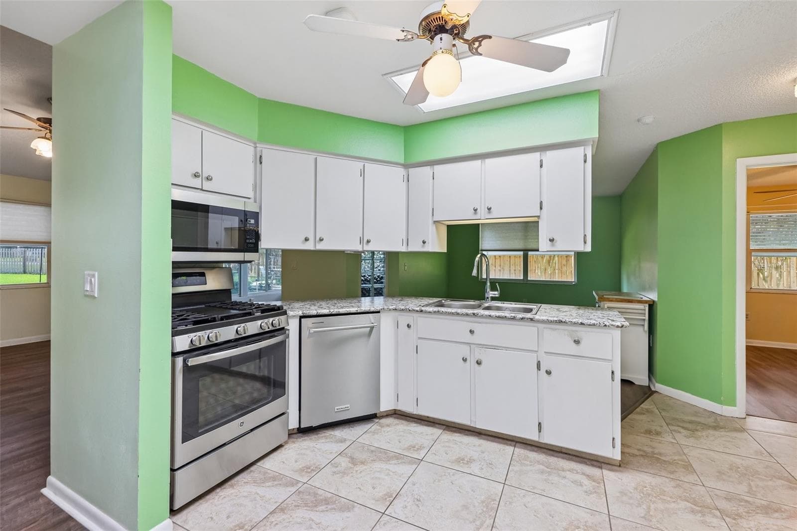 Single Family Residence at 1607 SELKIRK DR, LEESBURG, photo 17 of 53