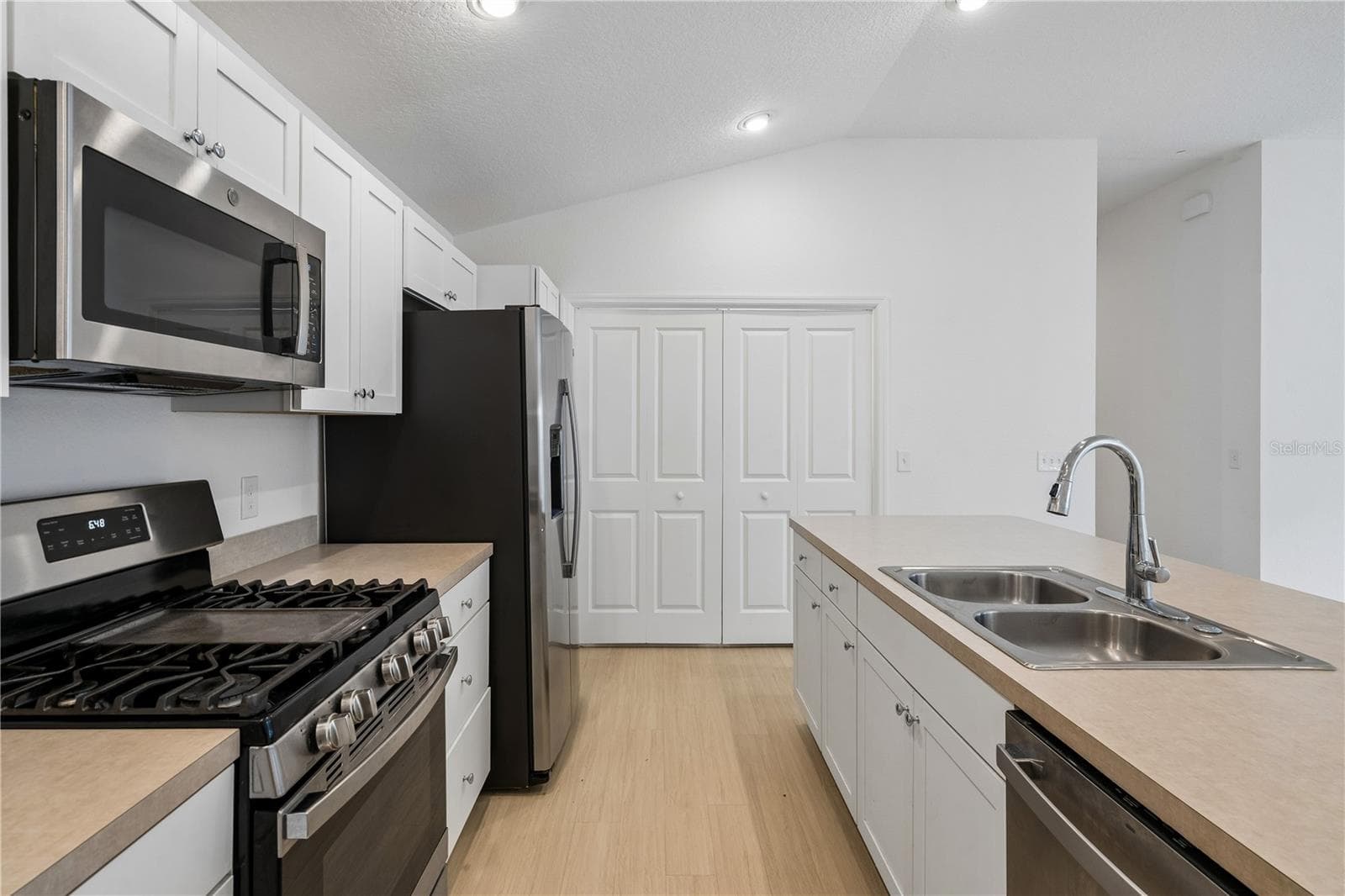 Single Family Residence at 7548 KUENHER CT, THE VILLAGES, photo 13 of 28