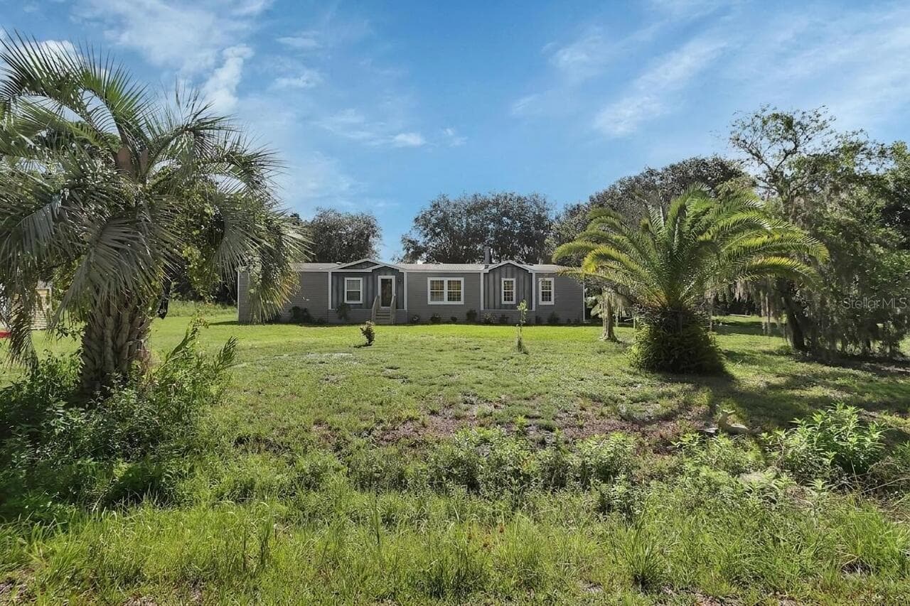 369 GARDEN LN
