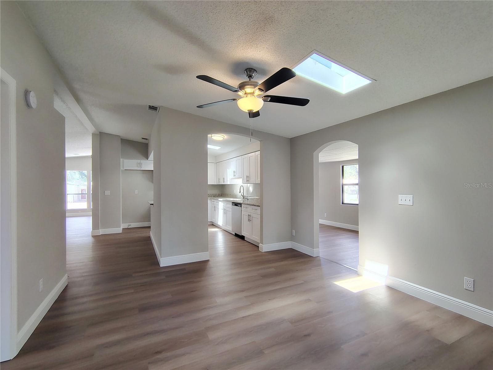 Manufactured Home at 702 TURNBERRY LN, LADY LAKE, photo 7 of 17