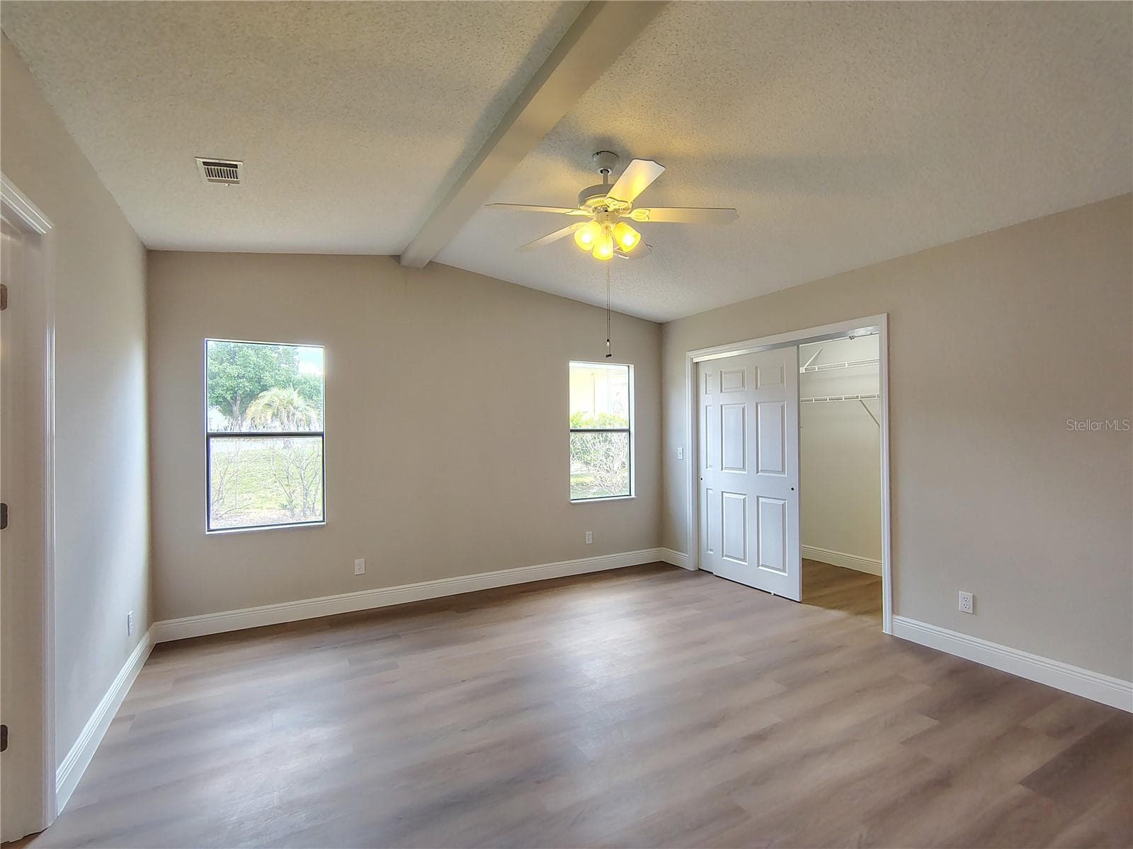 Manufactured Home at 702 TURNBERRY LN, LADY LAKE, photo 9 of 17