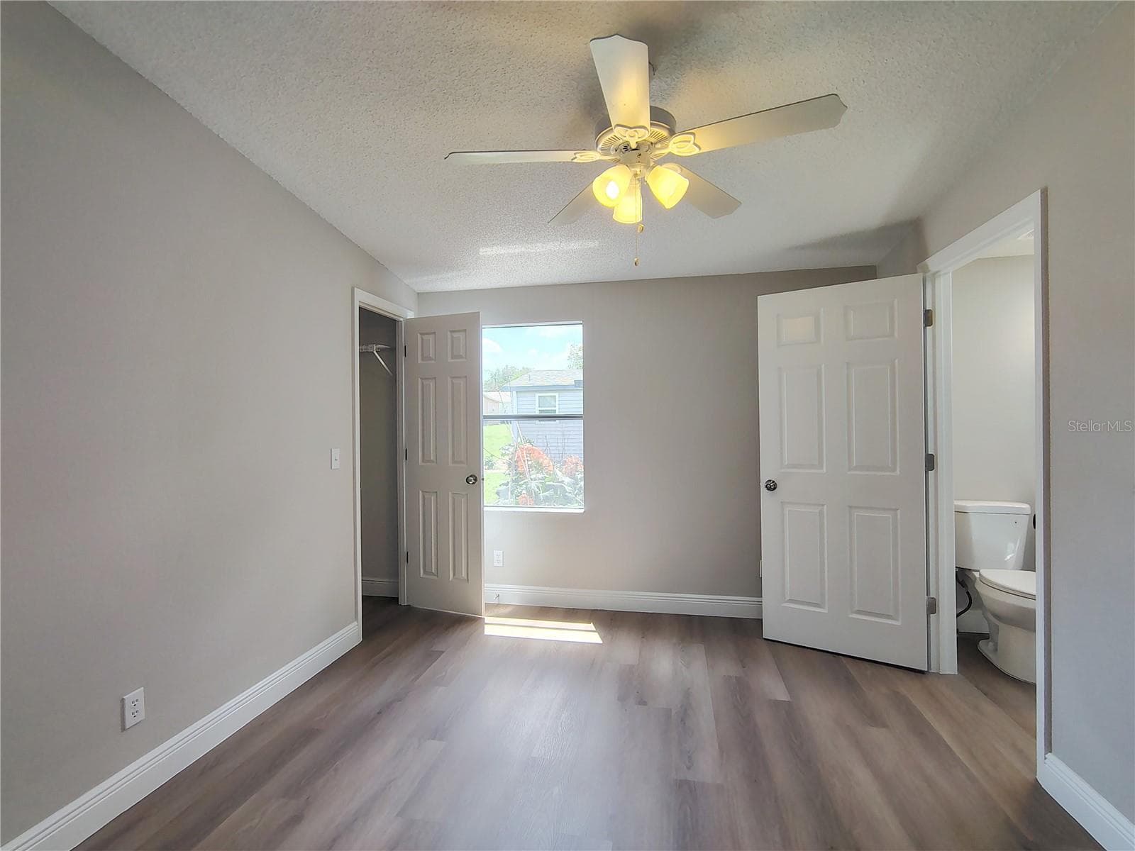 Manufactured Home at 702 TURNBERRY LN, LADY LAKE, photo 13 of 17