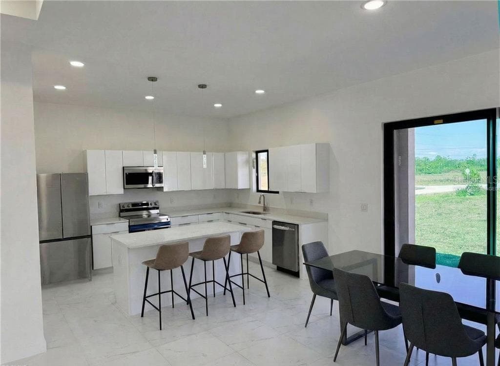 virtually staged - 4333 NW 34TH LN, CAPE CORAL