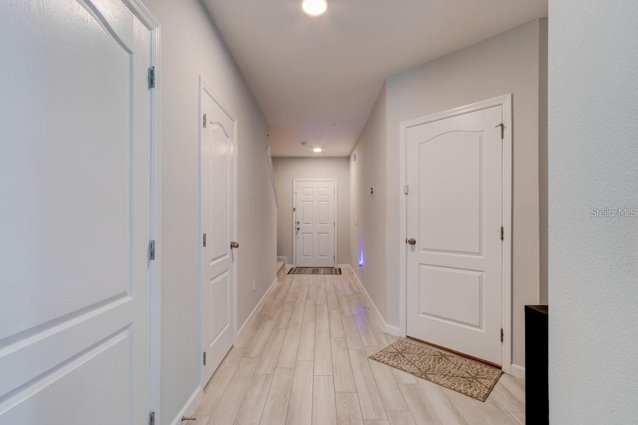 Townhouse at 287 CAPE HONEYSUCKLE PL, SANFORD, photo 6 of 20