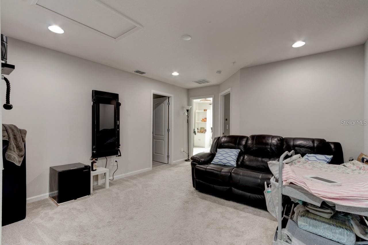 Townhouse at 287 CAPE HONEYSUCKLE PL, SANFORD, photo 11 of 20