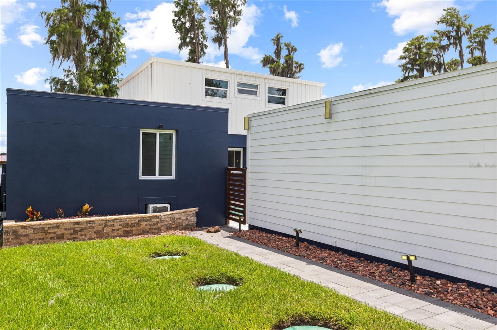 Single Family Residence at 18200 CYPRESS COVE LN, LUTZ, photo 8 of 74