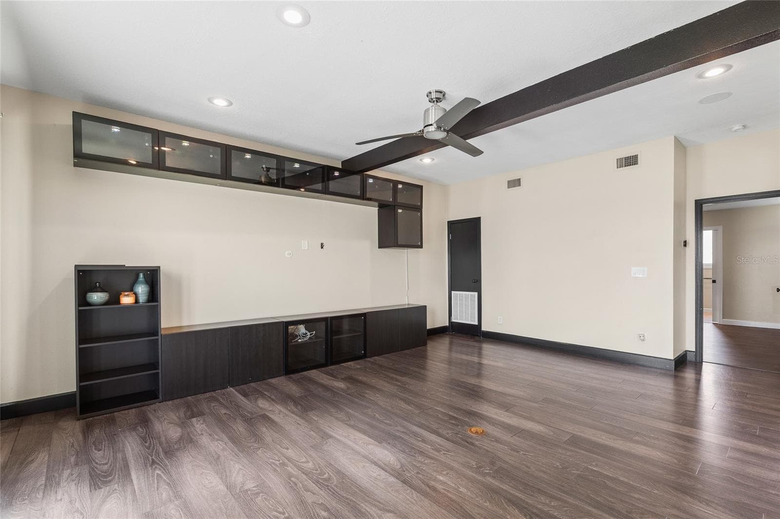 Single Family Residence at 18200 CYPRESS COVE LN, LUTZ, photo 16 of 74
