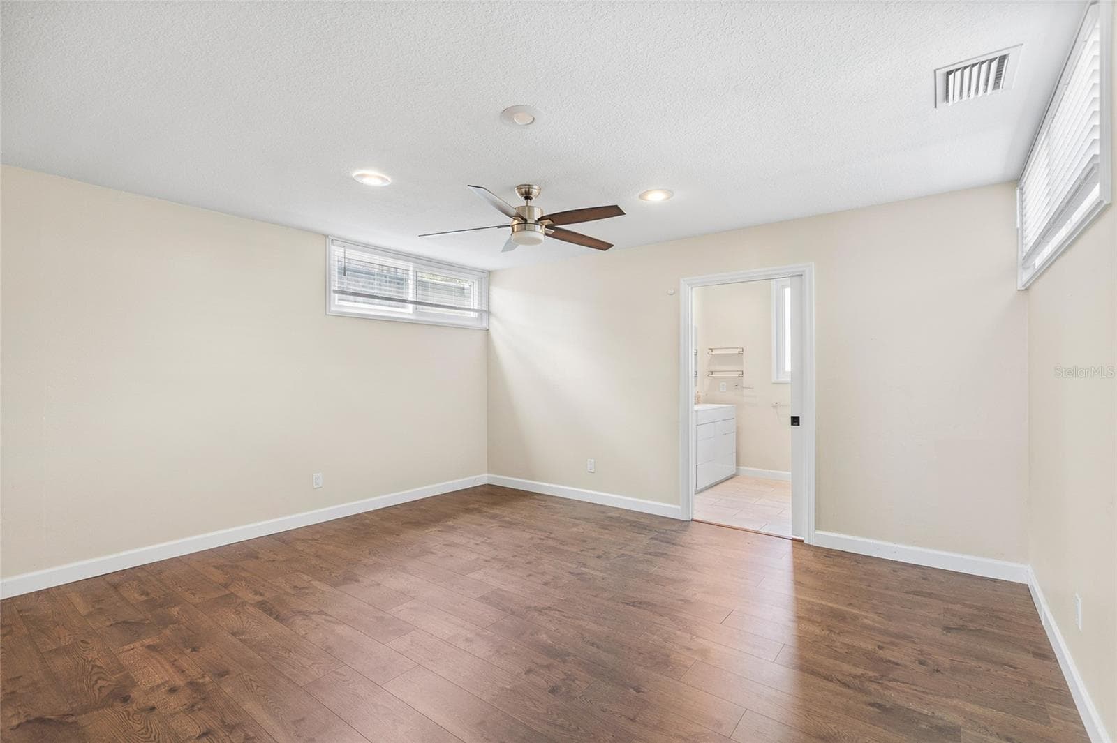 Single Family Residence at 18200 CYPRESS COVE LN, LUTZ, photo 28 of 74